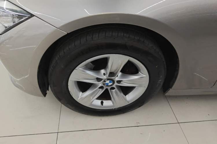 Used BMW 3 Series 2015 320i Luxury Line Stylish Edition Left Front Wheel Hub