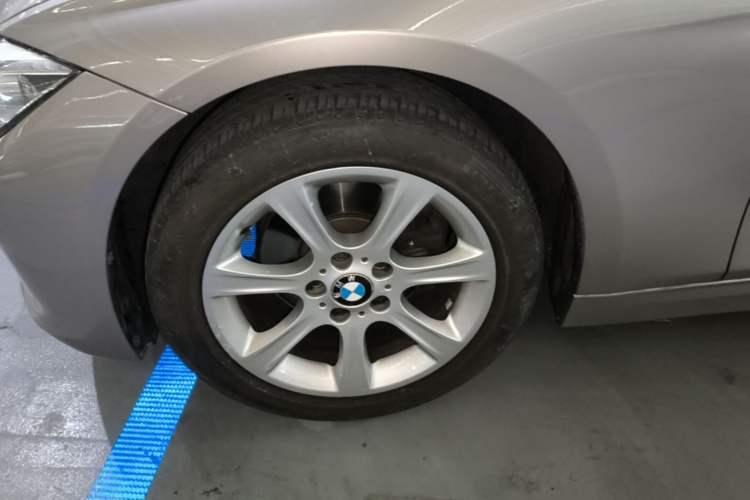 Used BMW 3 Series 2015 328Li Fashion Model Left Front Wheel Hub