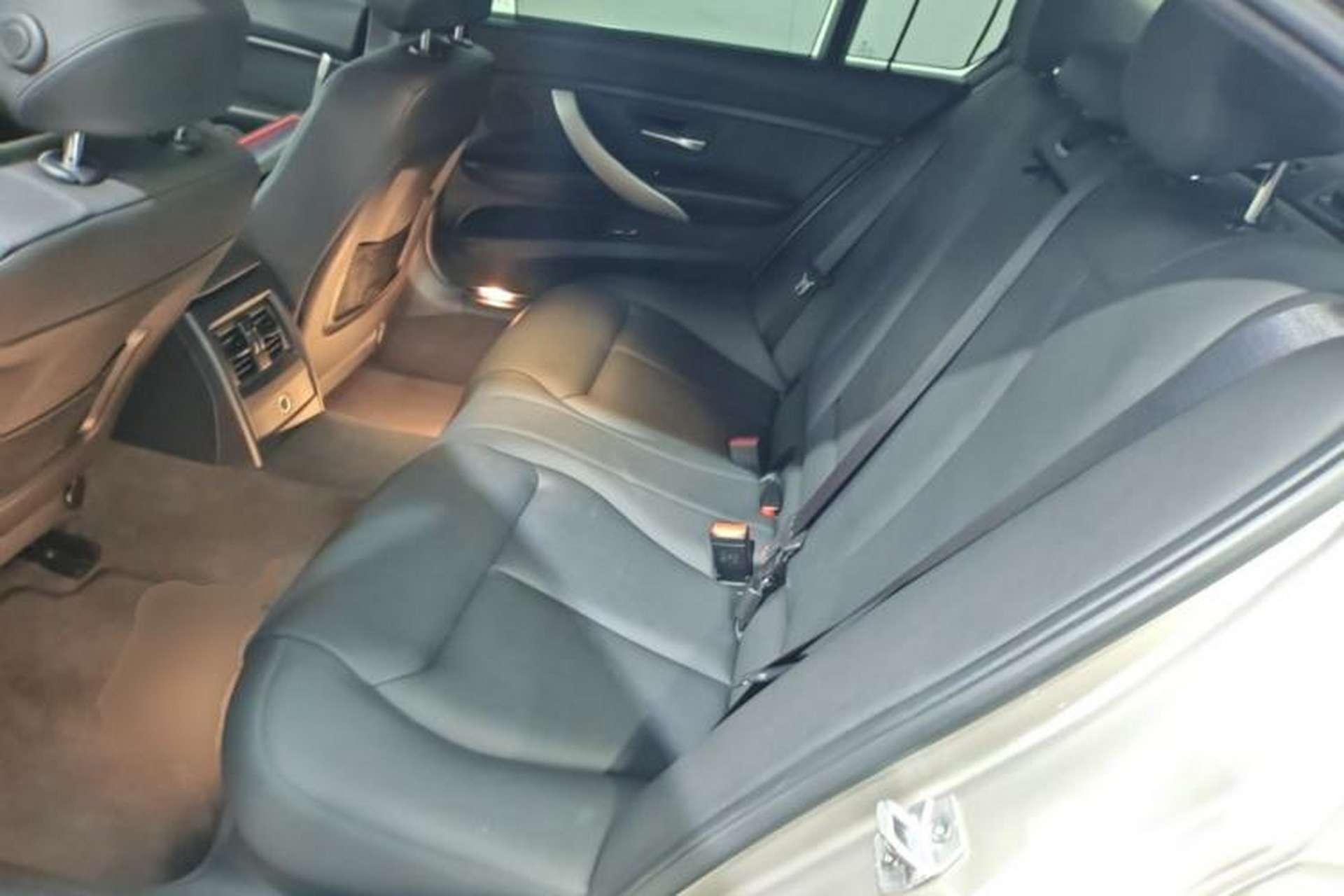 Used BMW 3 Series 2015 320Li Luxury Edition Fashion Model Left Rear Seat