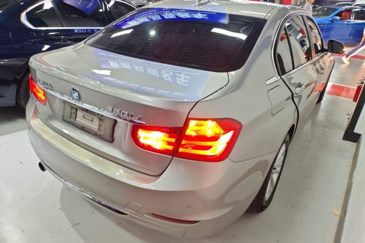 Used BMW 3 Series 2015 320Li Luxury Edition Fashion Model Rear Right 45 Deg