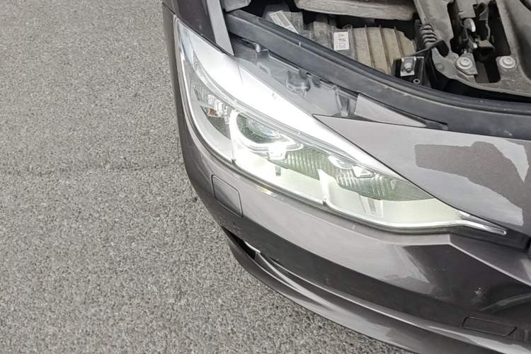 Used BMW 3 Series 2015 320Li Luxury Edition Fashion Model Right Front Headlight