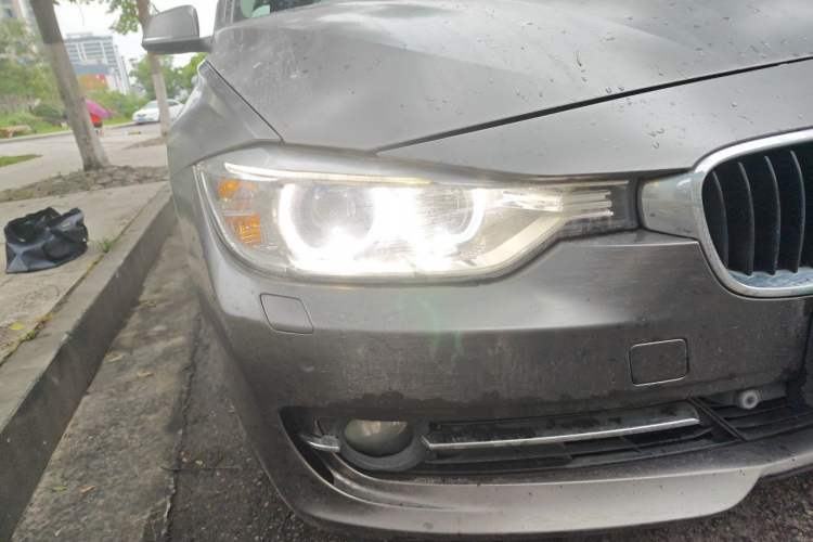 Used BMW 3 Series 2015 320i Luxury Line Stylish Edition Right Front Headlight
