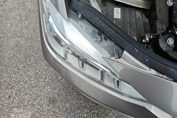 Used BMW 3 Series 2015 320Li Luxury Edition Fashion Model Right Front Headlight