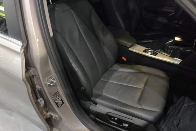 Used BMW 3 Series 2015 328Li Fashion Model Right Front Seat