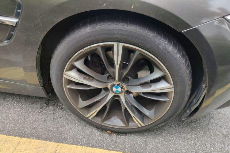 Used BMW 3 Series 2015 316Li Fashion Model Right Front Wheel Hub