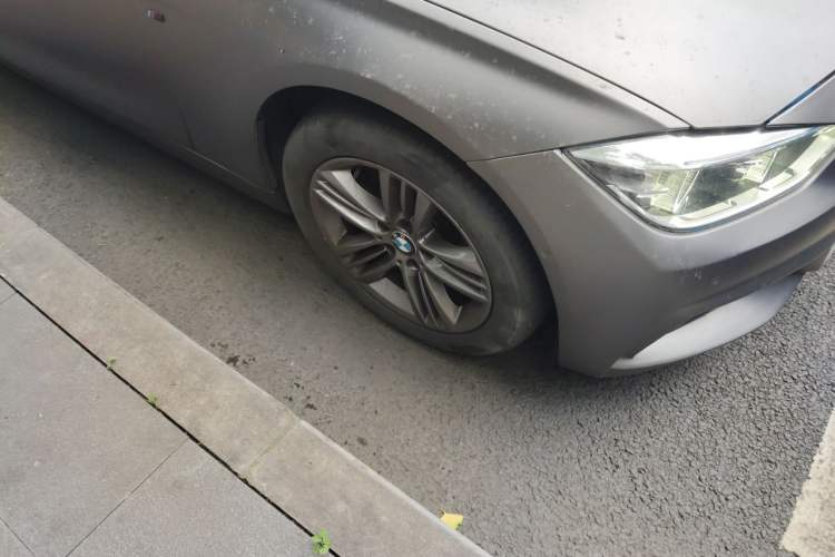 Used BMW 3 Series 2015 320Li Fashion Model Right Front Wheel Hub