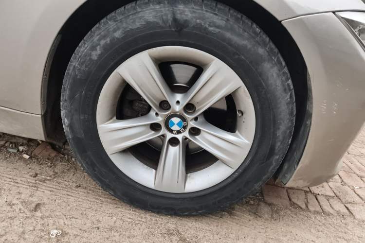 Used BMW 3 Series 2015 320i Luxury Line Stylish Edition Right Front Wheel Hub