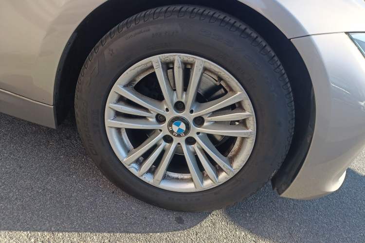 Used BMW 3 Series 2015 320Li Luxury Edition Fashion Model Right Front Wheel Hub