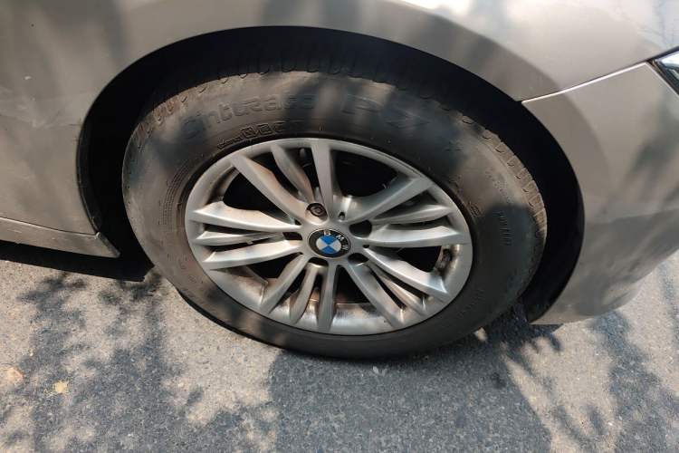 Used BMW 3 Series 2015 320Li Luxury Edition Fashion Model Right Front Wheel Hub