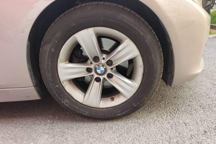 Used BMW 3 Series 2015 320i Luxury Line Stylish Edition Right Front Wheel Hub