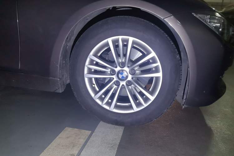 Used BMW 3 Series 2015 320Li Fashion Model Right Front Wheel Hub