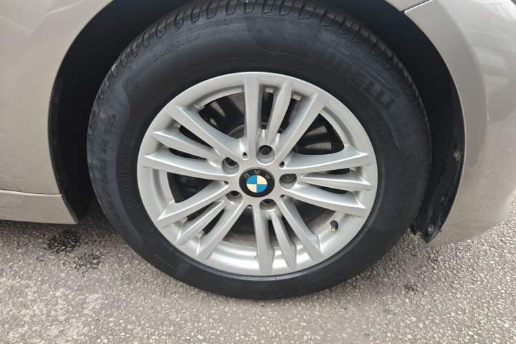 Used BMW 3 Series 2015 320Li Luxury Edition Fashion Model Right Front Wheel Hub