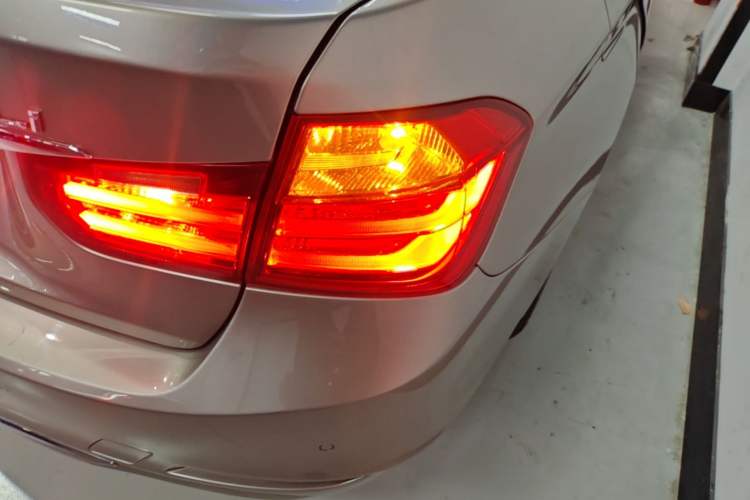 Used BMW 3 Series 2015 320Li Luxury Edition Fashion Model Right Rear Taillight
