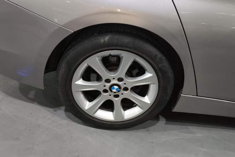 Used BMW 3 Series 2015 328Li Fashion Model Right Rear Wheel Hub