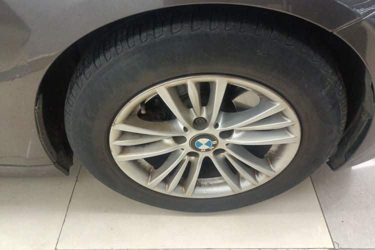 Used BMW 3 Series 2015 320Li Luxury Edition Fashion Model Right Rear Wheel Hub