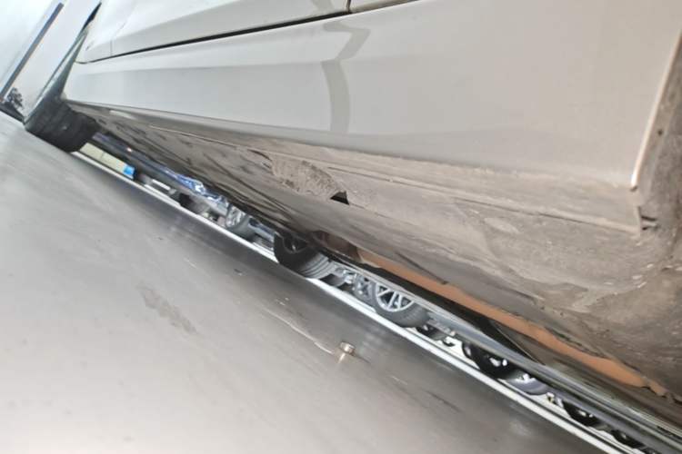 Used BMW 3 Series 2015 320Li Luxury Edition Fashion Model Right Side Sill