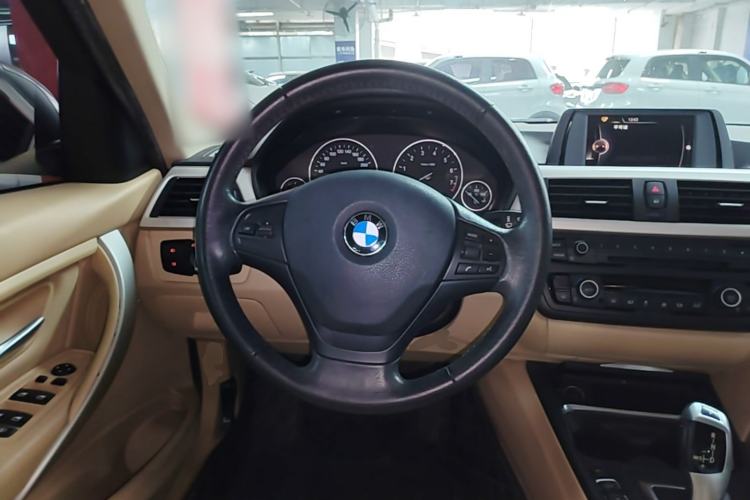 Used BMW 3 Series 2015 320Li Luxury Edition Fashion Model Steering Wheel
