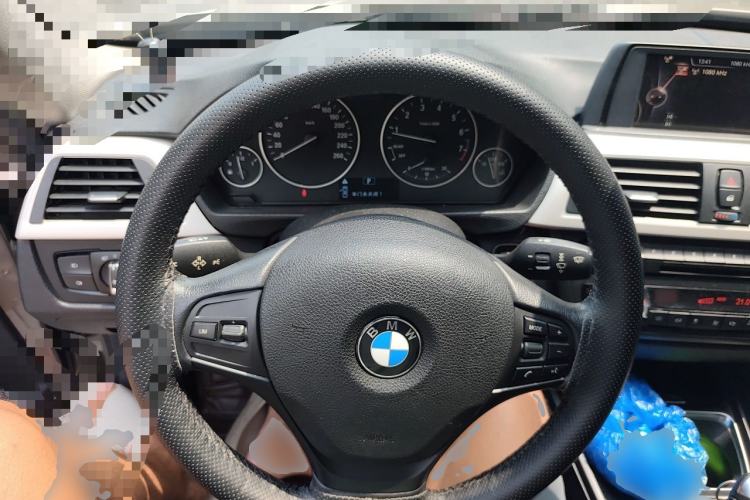 Used BMW 3 Series 2015 320Li Luxury Edition Fashion Model Steering Wheel