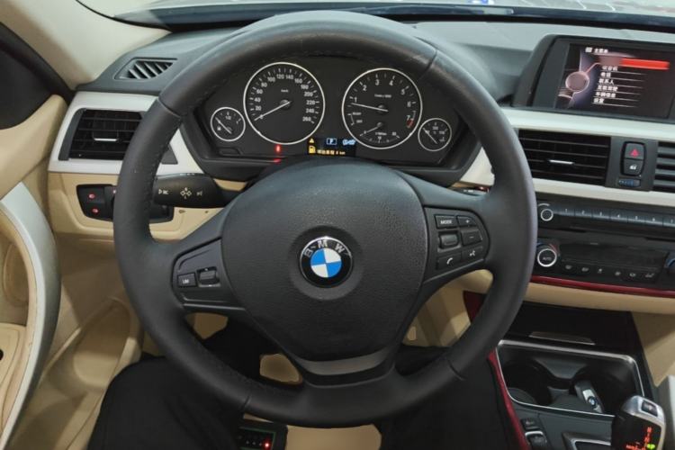 Used BMW 3 Series 2015 320i Luxury Line Stylish Edition Steering Wheel