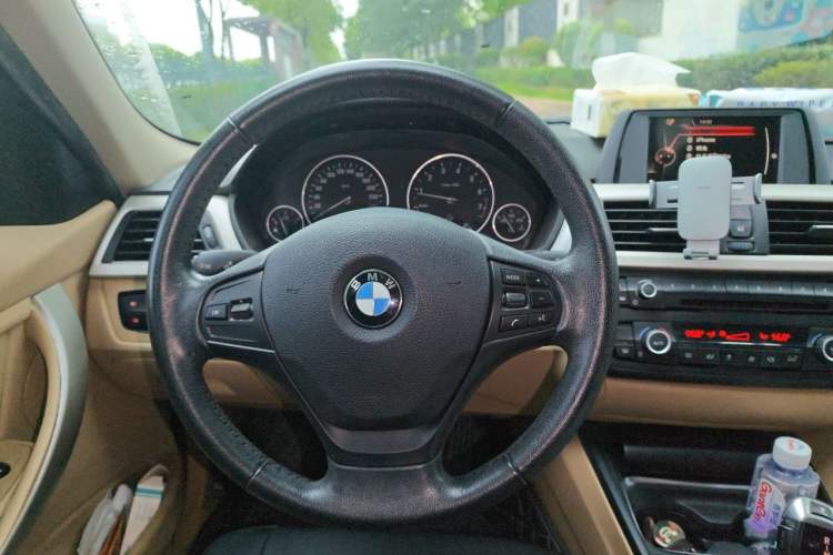 Used BMW 3 Series 2015 320i Luxury Line Stylish Edition Steering Wheel
