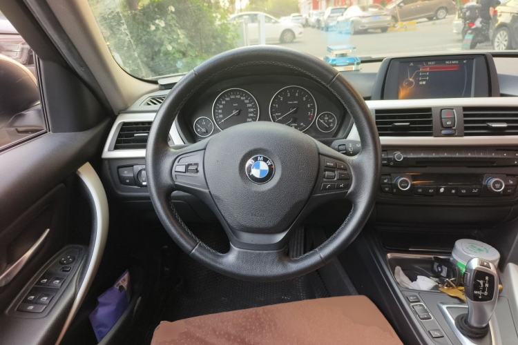 Used BMW 3 Series 2015 320i Luxury Line Stylish Edition Steering Wheel