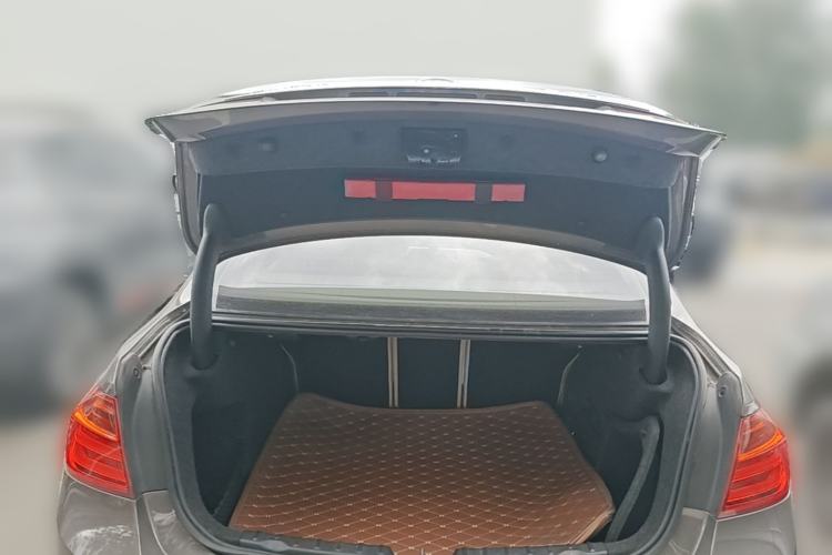 Used BMW 3 Series 2015 320Li Luxury Edition Fashion Model Trunk