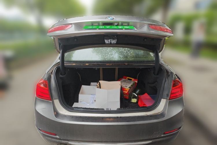 Used BMW 3 Series 2015 320i Luxury Line Stylish Edition Trunk