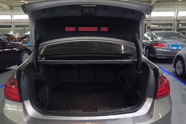 Used BMW 3 Series 2015 328Li Fashion Model Trunk