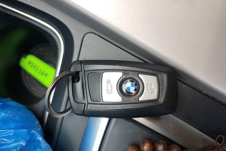 Used BMW 3 Series 2015 320Li Luxury Edition Fashion Model Vehicle Key