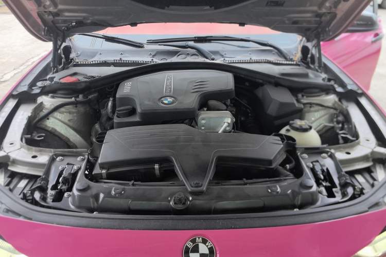 Used BMW 3 Series 2015 320i Fashion Model Engine Bay