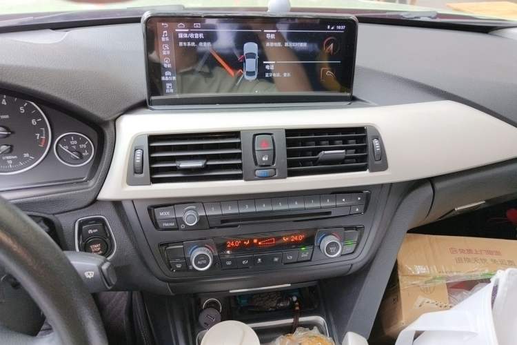 Used BMW 3 Series 2015 320Li Luxury Edition Fashion Model Audio And AC Panel