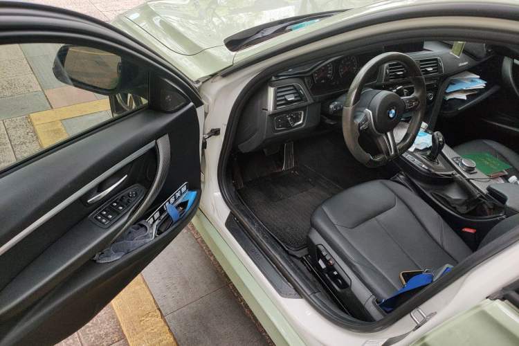 Used BMW 3 Series 2015 320i Luxury Edition Sports Design Package Driver Seat
