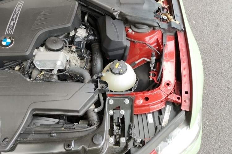Used BMW 3 Series 2015 320Li Luxury Edition Fashion Model Engine Bay Left