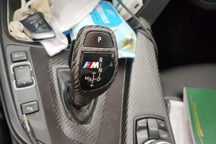 Used BMW 3 Series 2015 320i Luxury Edition Sports Design Package Gear Lever