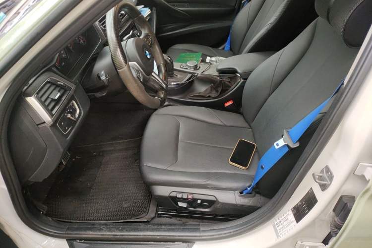 Used BMW 3 Series 2015 320i Luxury Edition Sports Design Package Left Front Seat