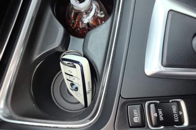 Used BMW 3 Series 2015 320i Fashion Model Interior 1