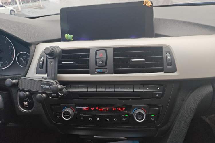 Used BMW 3 Series 2015 320Li Fashion Model Audio And AC Panel