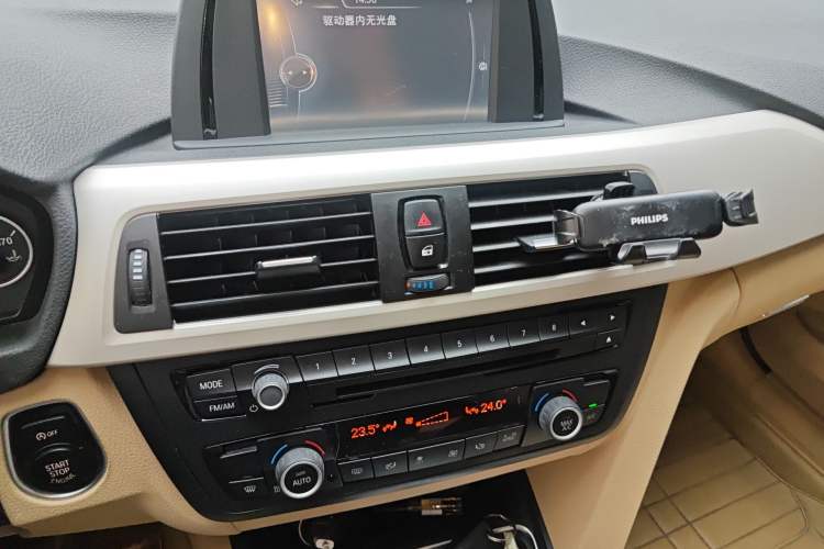 Used BMW 3 Series 2015 320Li Luxury Edition Fashion Model Audio And AC Panel