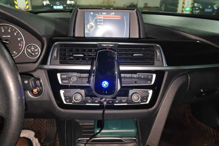 Used BMW 3 Series 2015 320Li Fashion Model Audio And AC Panel