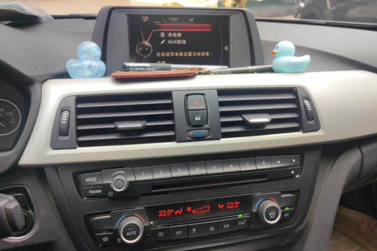 Used BMW 3 Series 2015 320Li Fashion Model Audio And AC Panel