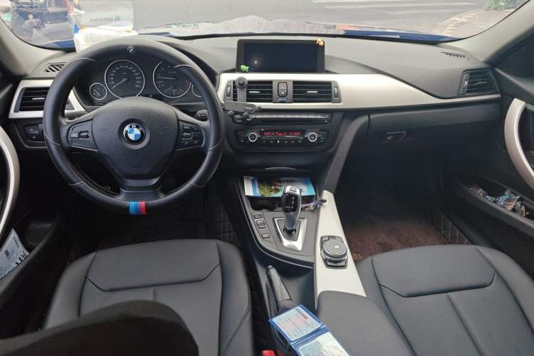Used BMW 3 Series 2015 320Li Fashion Model Center Console