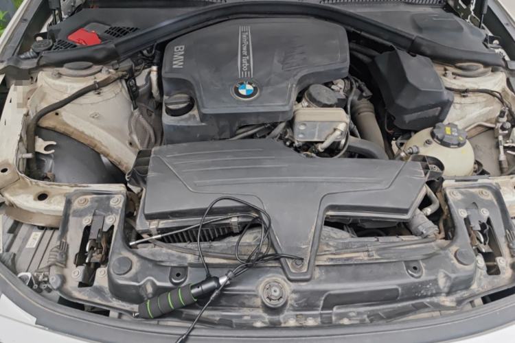 Used BMW 3 Series 2015 320Li Luxury Edition Fashion Model Engine Bay
