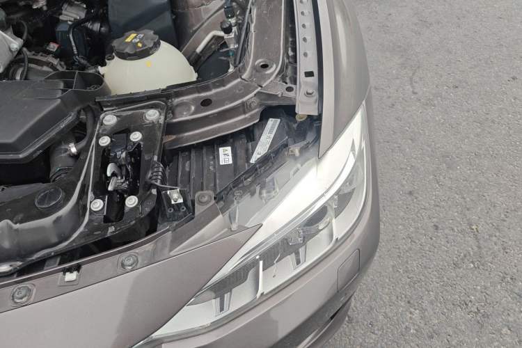 Used BMW 3 Series 2015 320Li Fashion Model Engine Bay Left