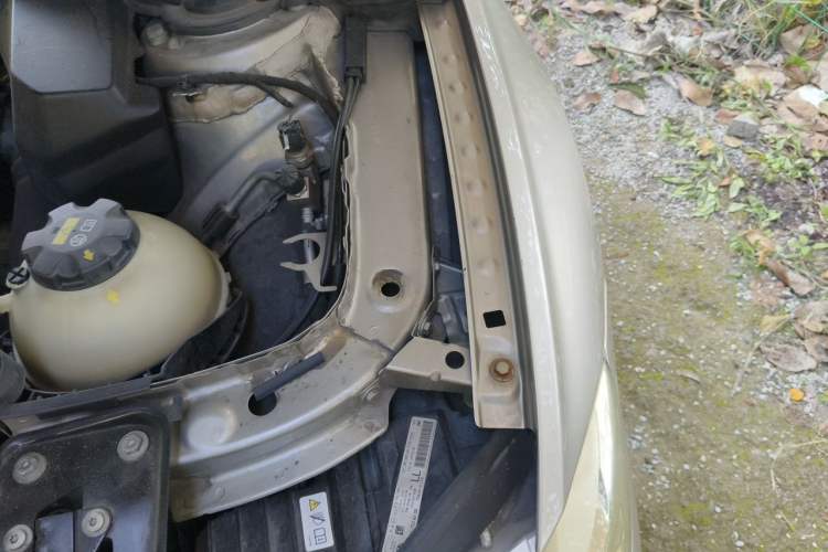 Used BMW 3 Series 2015 320Li Fashion Model Engine Bay Left