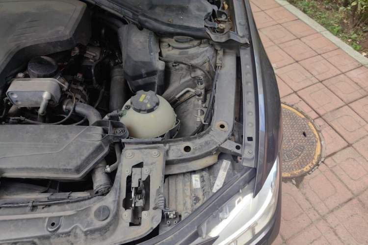 Used BMW 3 Series 2015 320Li Fashion Model Engine Bay Left