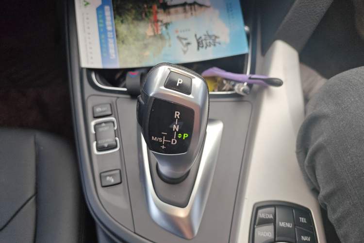 Used BMW 3 Series 2015 320Li Fashion Model Gear Lever