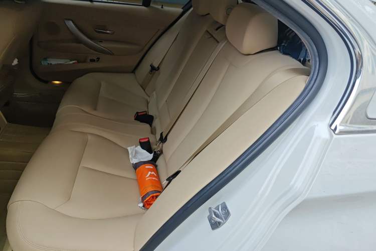 Used BMW 3 Series 2015 320Li Luxury Edition Fashion Model Left Rear Seat