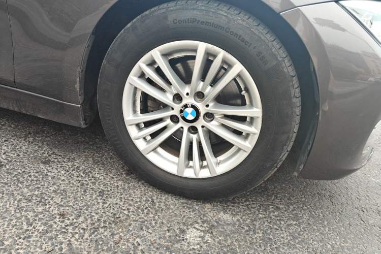 Used BMW 3 Series 2015 320Li Fashion Model Right Front Wheel Hub