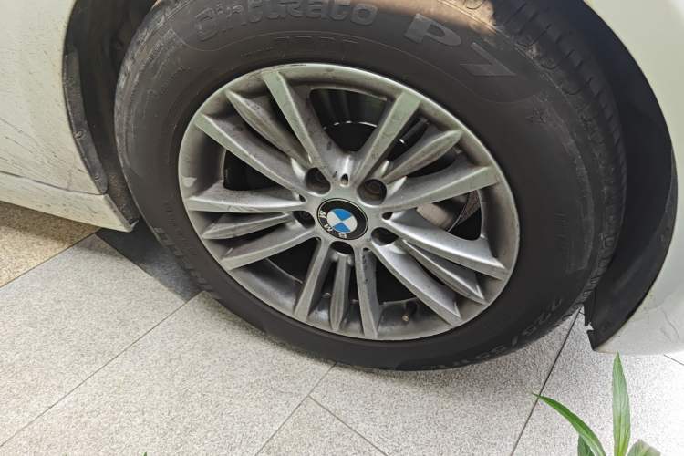 Used BMW 3 Series 2015 320Li Luxury Edition Fashion Model Right Front Wheel Hub