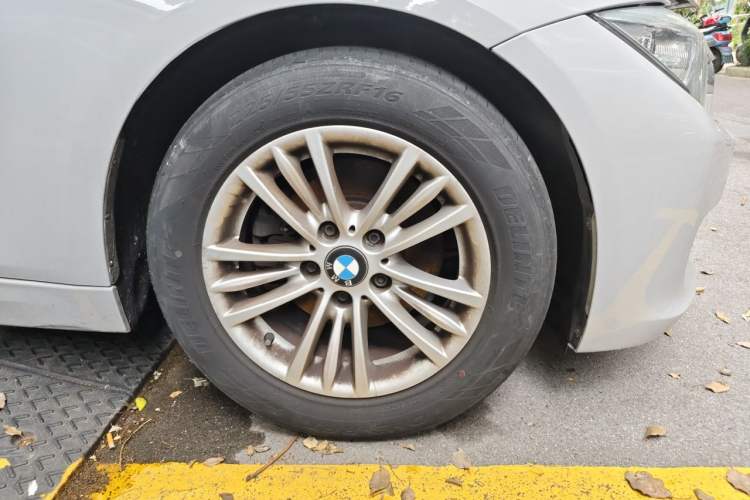 Used BMW 3 Series 2015 320Li Luxury Edition Fashion Model Right Front Wheel Hub